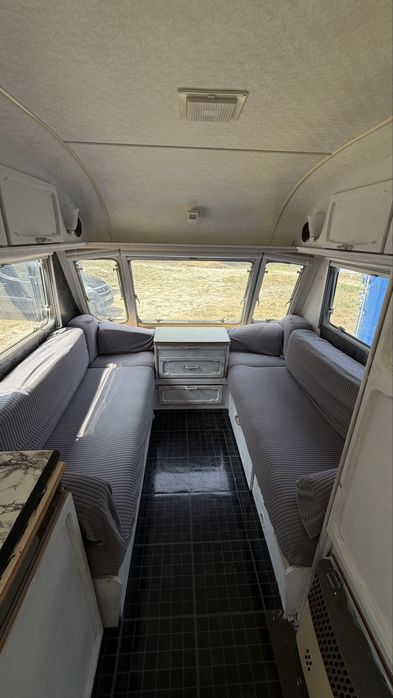 Caravana inglesa Avondale Classic 525 inclui um Avançado.