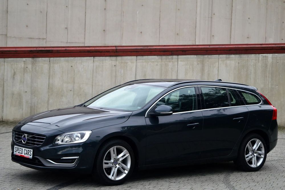 Volvo V60 2.0D/136KM/Full Serwis/Bezwypadkowy/NAWI/KAMERA/SKÓRA/RADAR/VIRTUAL