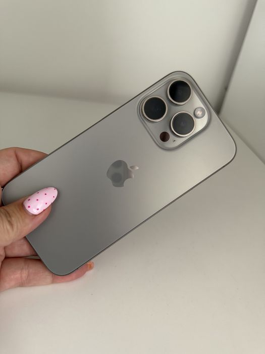 iPhone 15 Pro 128 GB – Titan Naturalny – stan bardzo dobry