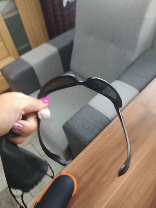 Okulary słoneczne i pokrowiec
