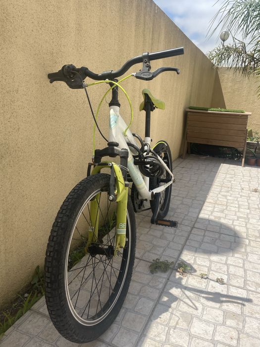 bicicleta de criança avariada