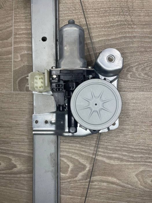 Склопідйомник передній лівий Nissan X-trail T32