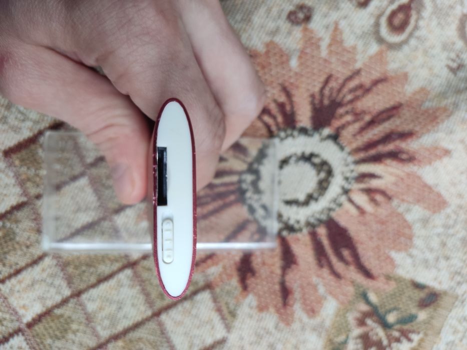 iPod красного цвета под ремонт или на запчасти