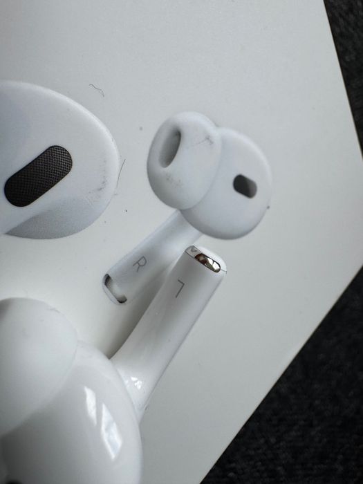 Lewa lub prawa słuchawka AirPods Pro 2 USB C