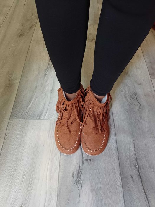 (39) Brązowe z frędzlami Botki kowbojki na szeroką stopę, Nowe