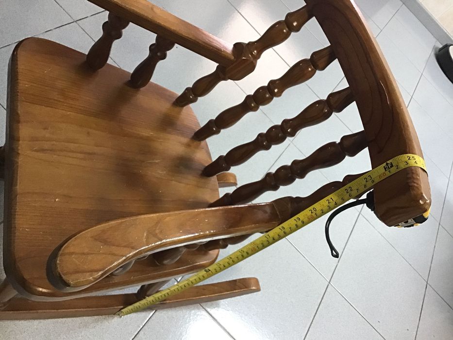 Cadeira de baloiço em madeira para criança