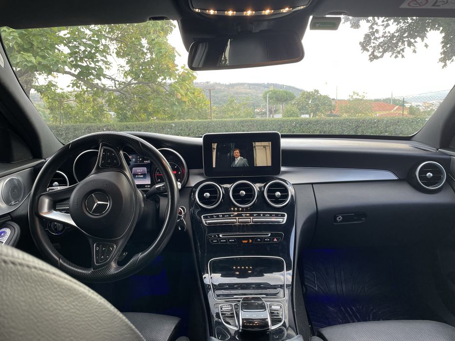 Mercedes-Benz C 300 h Sedan (Híbrido/Diesel) – Junho de 2015 – 212.000 km – Full Extras Premium