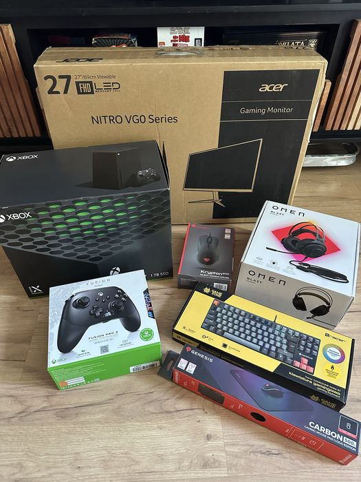 Xbox series X zestaw monitor klawiatura ssłuchawki