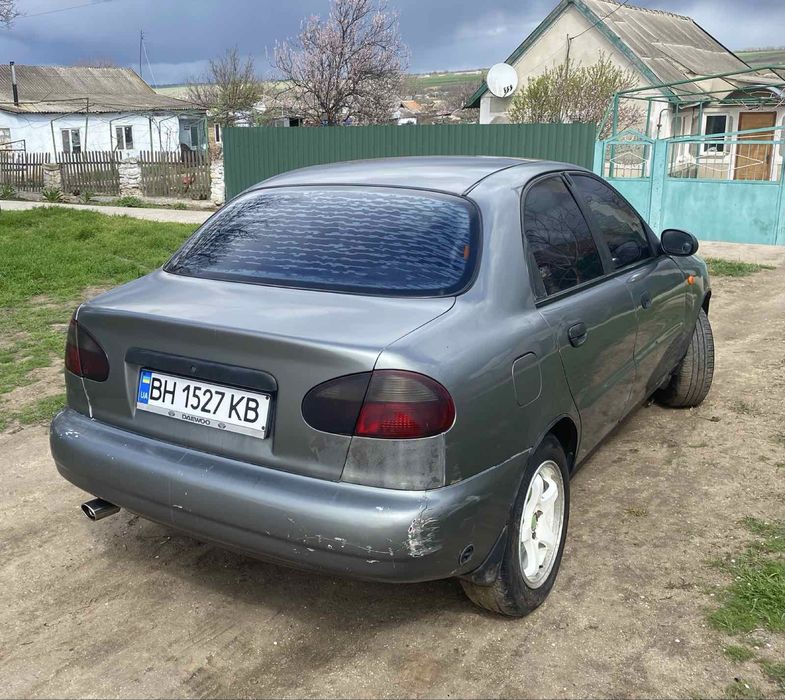 Део ланос 1.5 літ