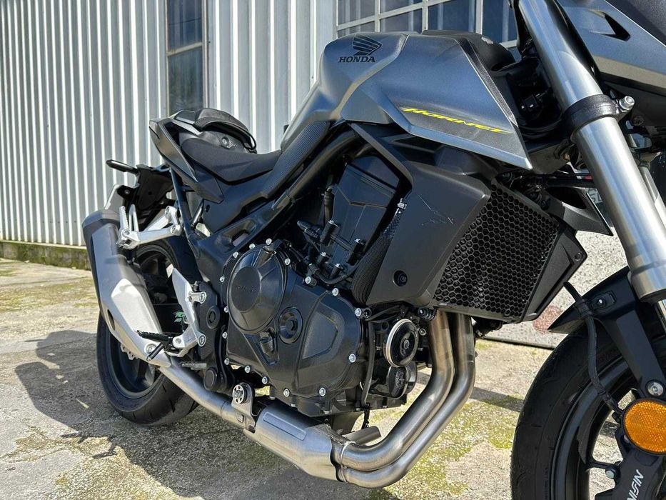 Honda CB750 Hornet 2024