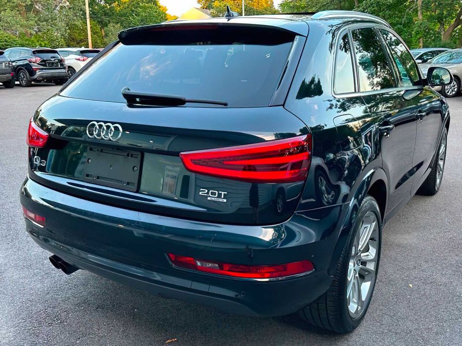 Audi Q3      2015