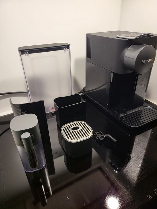 Máquina Nespresso Latissima One