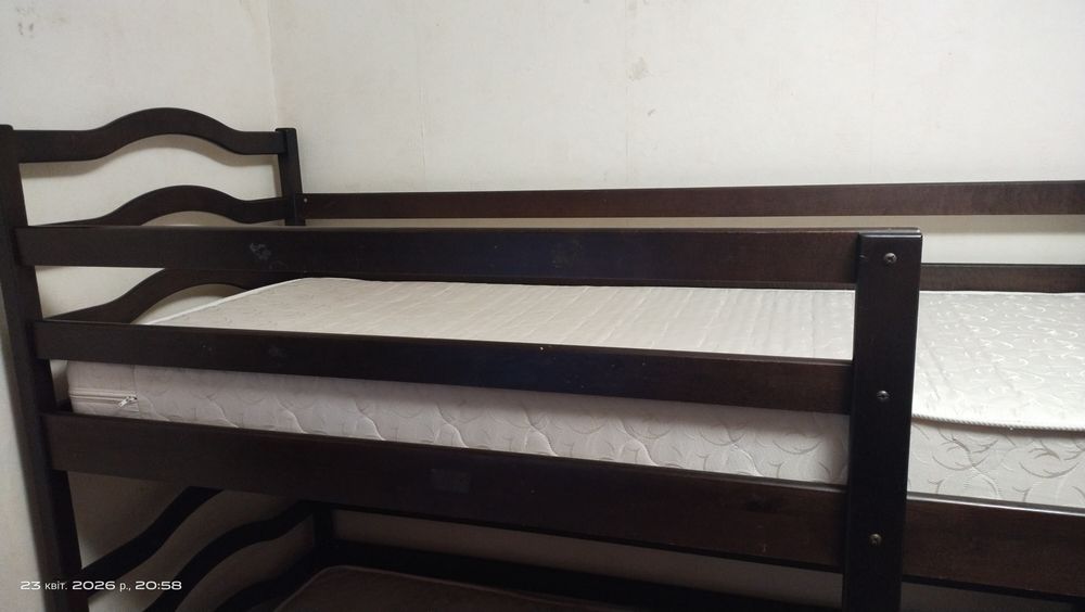 Продам двоярусне ліжко