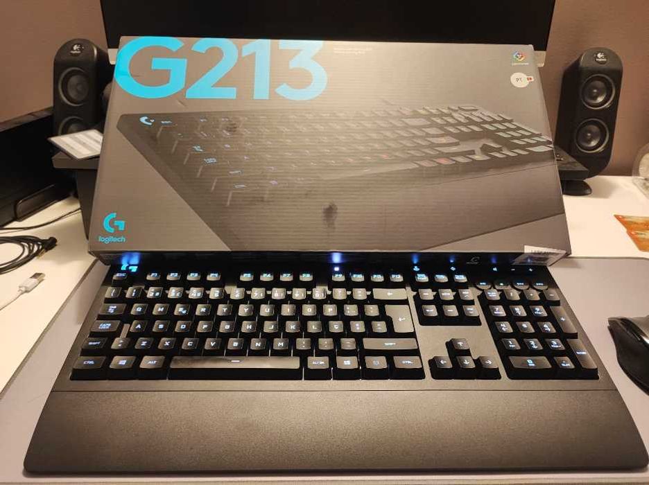 Teclado Logitech G213 Prodigy Gaming RGB LIGHTSYNC PT Preto