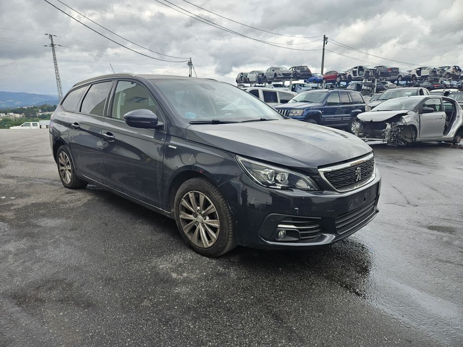 Peugeot 308 II SW 1.2 THP de 2019 para peças