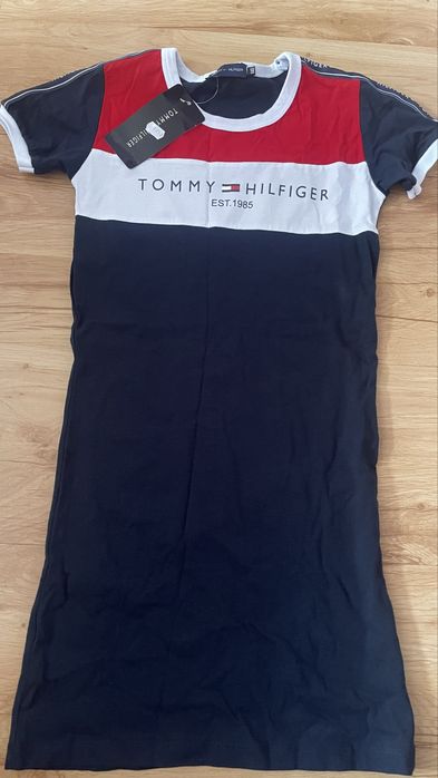 Sukienka Tommy Hilfiger rozm 140