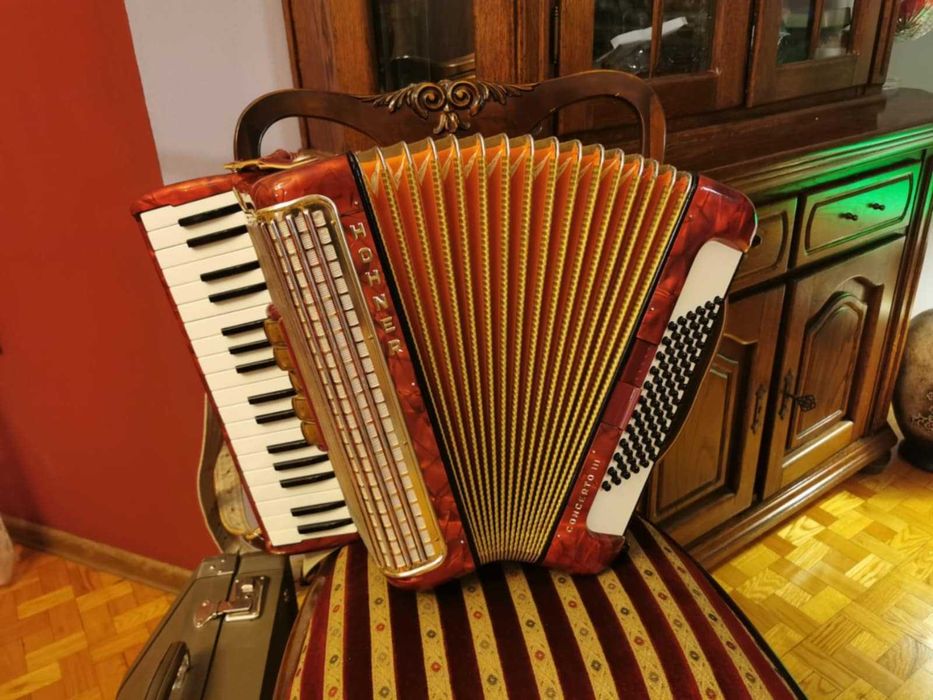 Akordeon Hohner Concerto III 72 basy z futerałem