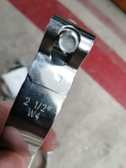 Abraçadeiras de inox resistente para desocupar
