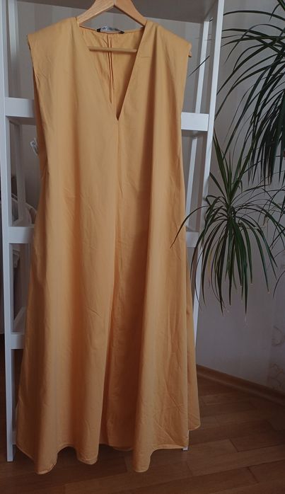 Трендове плаття від Zara