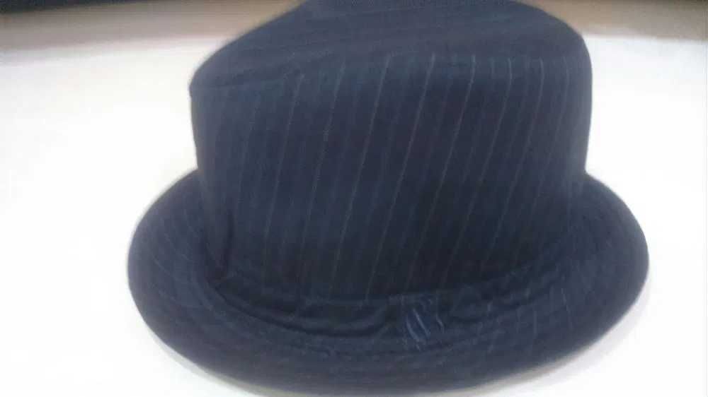 Kapelusz Cropp granatowy w prążki unisex