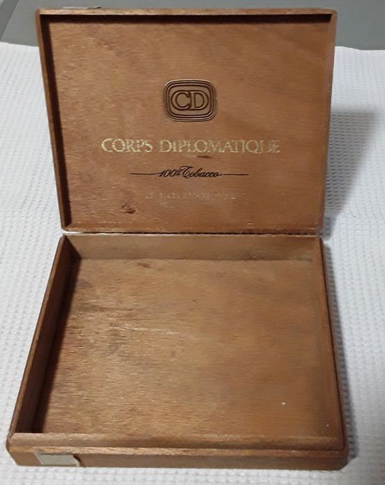 Caixa vazia em madeira de 25 charutos Corps Diplomatique