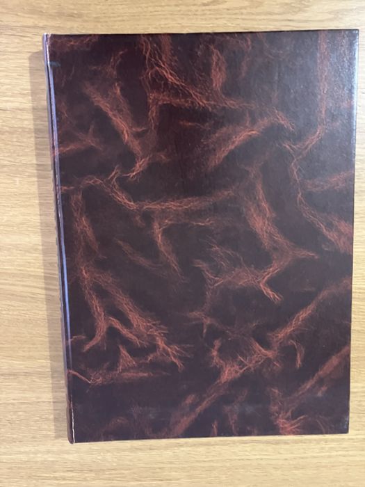 Livro de poesias eróticas burlescas e satíricas.