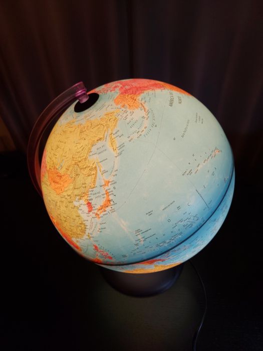 Globo terrestre iluminado - NOVO
