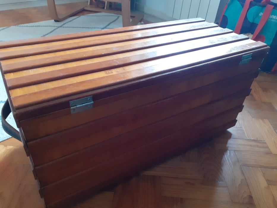 Baú de madeira artesanal