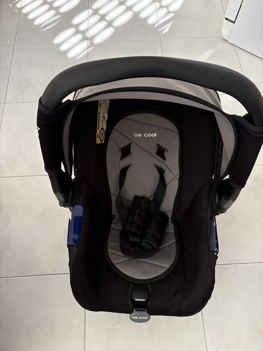 Carrinho bebé completo da Be Cool com suporte de carro