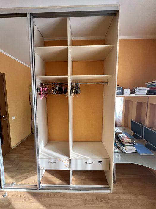 Продам детский шкаф.