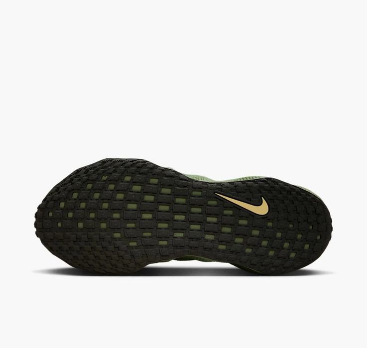 Нові кросівки Nike Ava Rover