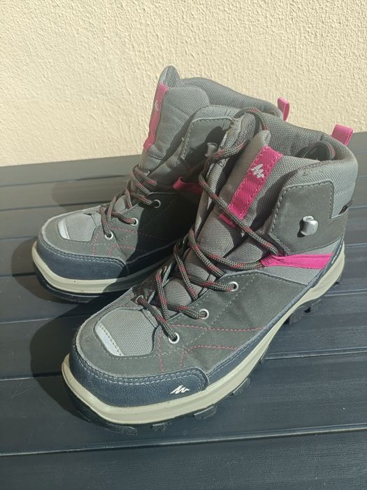 Bota caminhada Decathlon