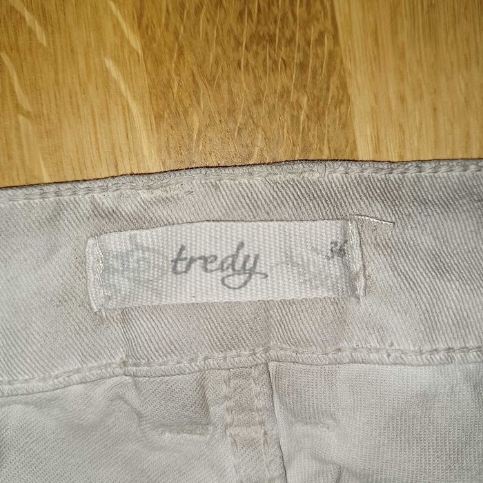 Tredy spodnie zgrabne i wygodne dla M/L