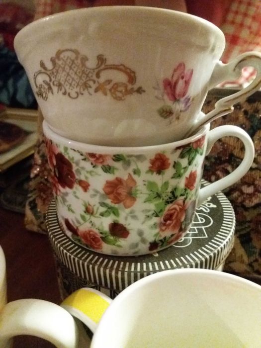 Продам чашки,, подставки