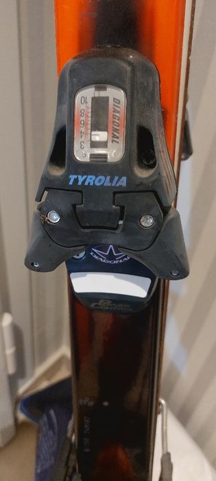 Skis junior usados Head. Aplicações Tyrolia