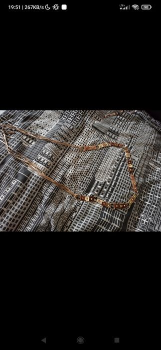 Zamszowy pasek z elementami kwiatowymi