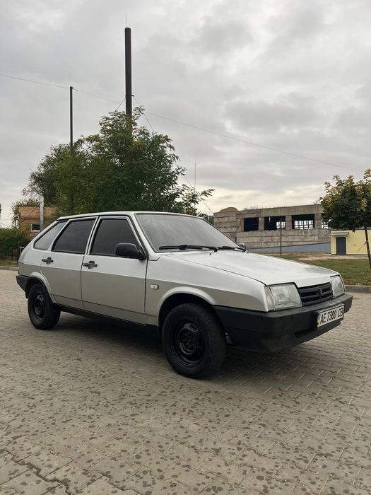 Автомобіль Ваз 2109
