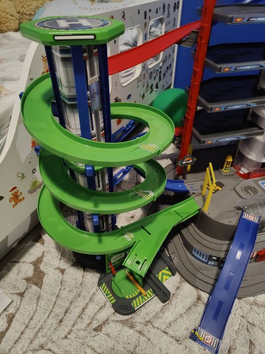 Gigantyczny Mega garaż majorette super City