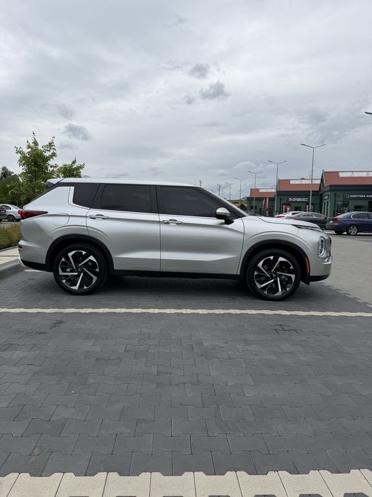 Продам чудовий автомобіль, у відмінному стані, 7 місць.