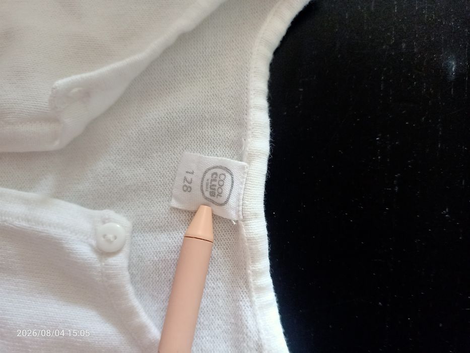 Biały sweterek sweter rozpinany 128