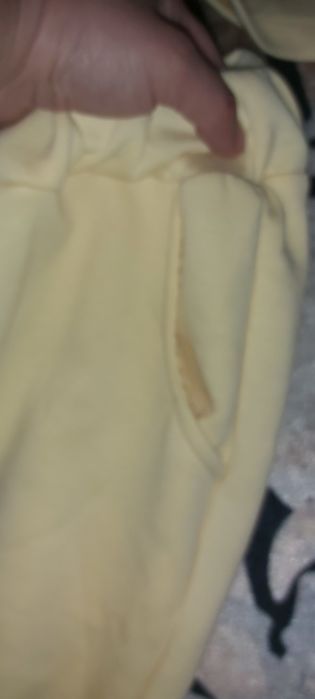 Pastelowy żółty garnitur damski uni