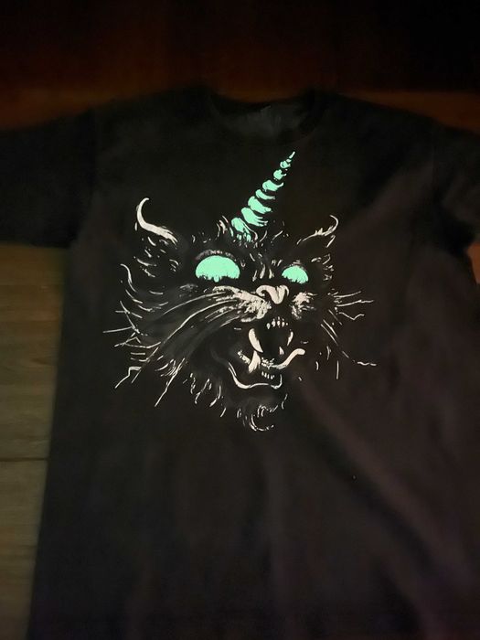 T-shirt Mroczny kotek fosforyzujący - EBOLA wzór - UNIKAT !