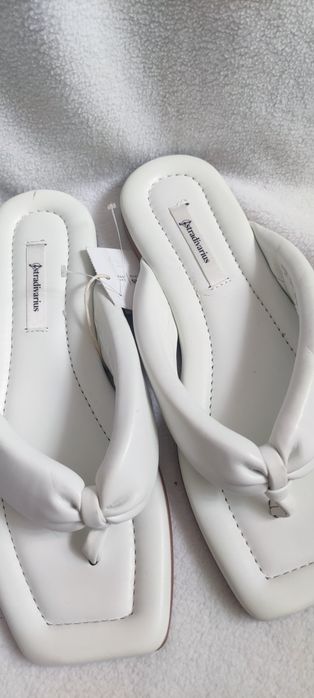 В'єтнамки, шльопанці Stradivarius