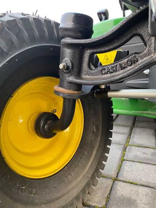 Traktorek Ogrodowy JOHN DEERE X167R /656 cm³ V-twin /300 l kosz /107cm