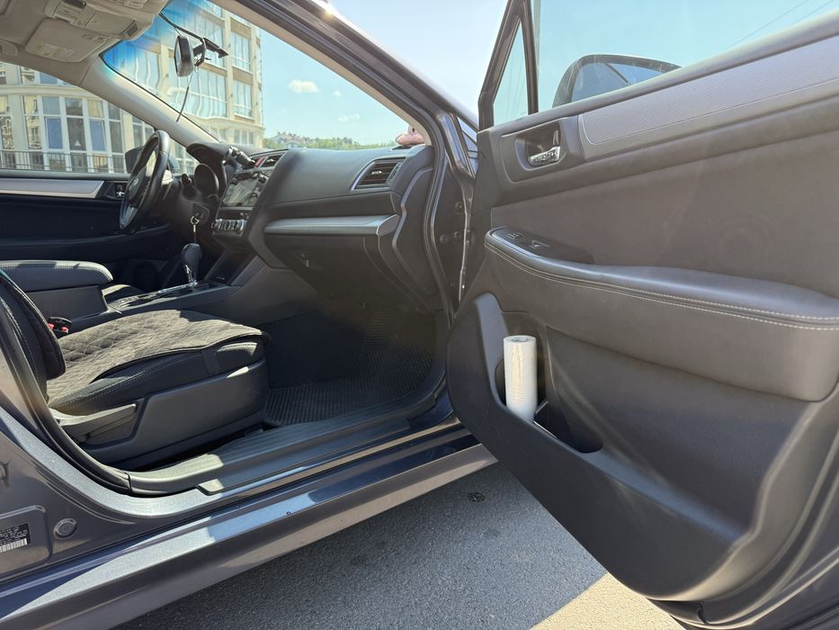 Subaru legacy.
