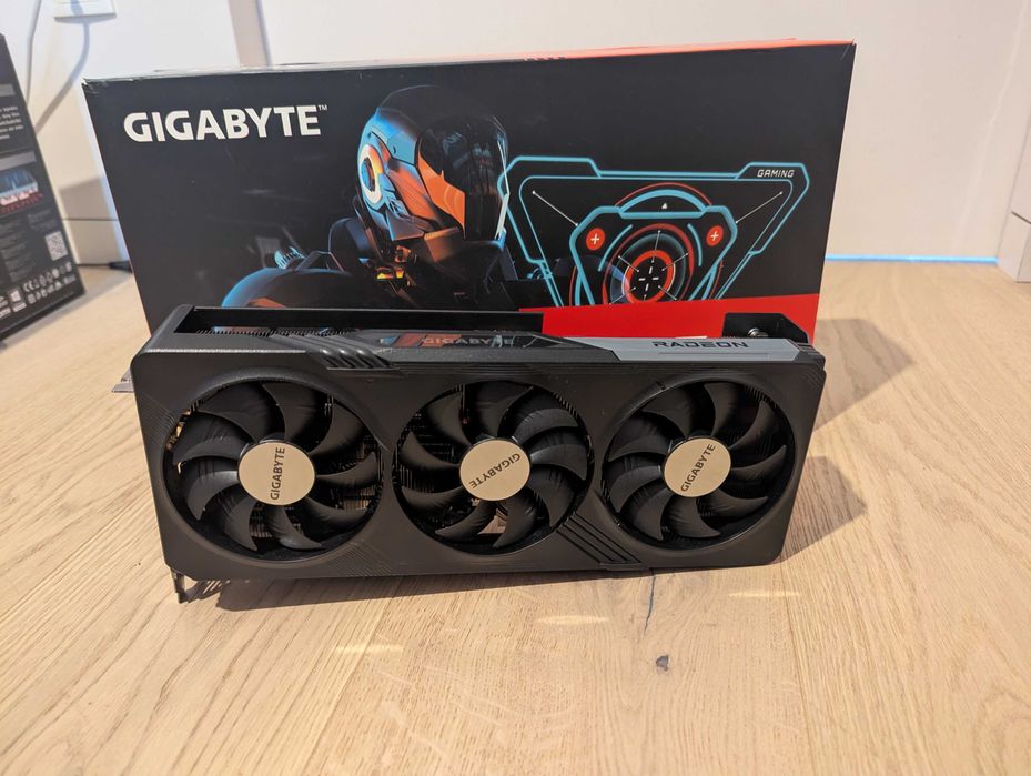 【箱付き】SAPPHIRE PULSE RX5700 8GB i-sapphire-radeon-rx-5700-