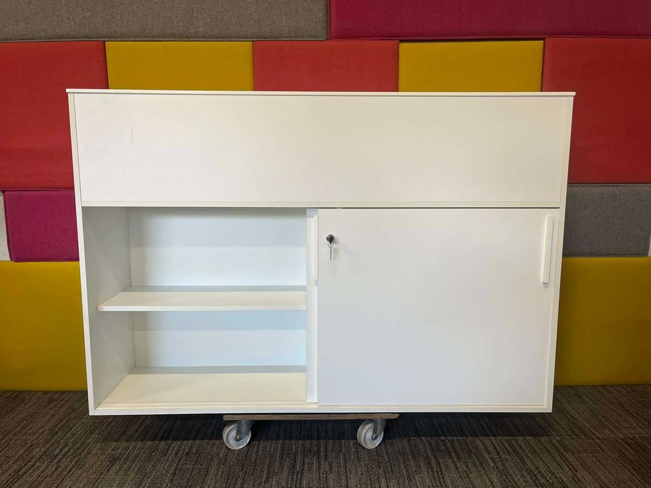 Komoda szafa z miejscem na kwiaty, doniczki do recepcji holu piękna!