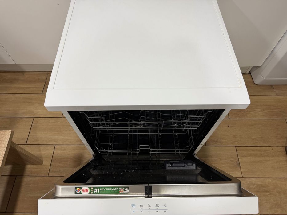Máquina de Lavar Loiça Candy Rapidò 13 Talheres – Como Nova – Garantia