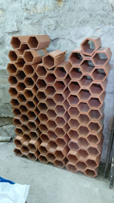 Garrafeira em  tijolo até  110 garrafas  (oferta  quem vier buscar Est