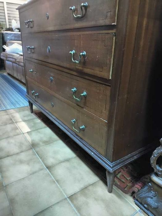 Cómoda vintage em madeira maciça
